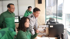 [남부시험장] 부산지방경찰청과 함께 합니다. 홈 > 공단소개 > 공단소개 > 지역별 경영활동 [남부시험장] 부산지방경찰청과 함께 합니다.