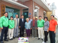 [마산면허시험장] 서대마을 경로당 및 소년소녀가장 위문 실시 홈... 지역별 경영활동 [마산면허시험장] 서대마을 경로당 및 소년소녀가장 위문 실시