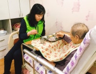 [강릉시험장] 사랑나눔 사회공헌활동 실시 홈 > 공단소개 > 사회공헌사업 > KoROAD 사랑나누기 [강릉시험장] 사랑나눔 사회공헌활동 실시
