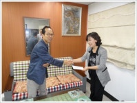 [남부운전면허시험장] 정화노인요양원에 성금 전달 홈 > 공단소개 > 사회공헌사업 > KoROAD 사랑나누기 [남부운전면허시험장] 정화노인요양원에... 