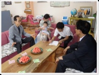 [남부운전면허시험장] 소망보육원 방문 홈 > 공단소개 > 사회공헌사업 > KoROAD 사랑나누기 [남부운전면허시험장] 소망보육원 방문