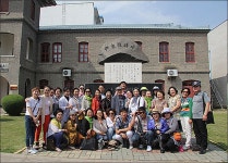 윤동주의 애국혼 체취를 물씬 느끼다 [우리문화신문] 윤동주의 애국혼 체취를 물씬 느끼다