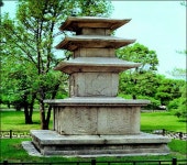 77년 만에 고향으로 돌아온 ‘산청 범학리 삼층석탑’ [우리문화신문] 77년 만에 고향으로 돌아온 ‘산청 범학리 삼층석탑’