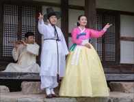 시조창에도 판소리처럼 중고제가 있는가? [우리문화신문] 시조창에도 판소리처럼 중고제가 있는가?