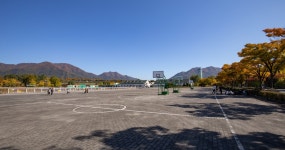 관리동 광장 | 체육시설 | 경정공원즐기기 : 미사경정공원 홈페이지 입니다.