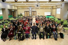 군포시늘푸른노인복지관 제 1회 늘푸른캠퍼스 입학식 진행:경인투데이뉴스 ≪경인투데이뉴스≫ 군포시늘푸른노인복지관 제 1회 늘푸른캠퍼스... 