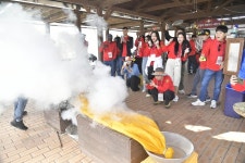 [포토]제19회 순창장류축제, 전통음식문화 체험하는 외국인들... 경인투데이뉴스≫ [포토]제19회 순창장류축제, 전통음식문화 체험하는 외국인들