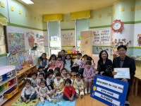 큰나무어린이집, 천안시 백석동에 플리마켓 수익금 전달:경인투데이뉴스 ≪경인투데이뉴스≫ 큰나무어린이집, 천안시 백석동에 플리마켓 수익금... 