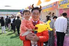 단월면 26회 고로쇠 축제 성료...착한가격 호평 이어져:경인투데이뉴스 ≪경인투데이뉴스≫ 단월면 26회 고로쇠 축제 성료...착한가격 호평 이어져
