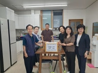 효성2동 주민자치회, 감자 수확해 경로당 나눔 실천:경인투데이뉴스 ≪경인투데이뉴스≫ 효성2동 주민자치회, 감자 수확해 경로당 나눔 실천