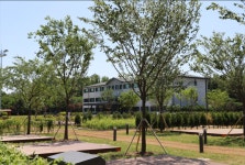 광복80주년 맞이 수원유스호스텔 태극기 달기 캠페인:경인투데이뉴스 ≪경인투데이뉴스≫ 광복80주년 맞이 수원유스호스텔 태극기 달기 캠페인