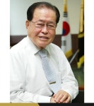 법인소개 >설립자 > 건양교육재단 학교법인 건양교육재단