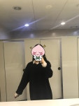 로렌하이 166/51이에요! 166기준 무릎 위에 와서 길이는 딱 적당해서 죠아요!ㅎㅎ 브이넥 좋아해REVIEW - 로렌하이