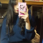 로렌하이 일단 안쪽 맨살에 입으면 좀 까끌하긴해여! 겨울에 입기 딱좋은 블루인듯!! 옆에도 트여상품후기 - 로렌하이
