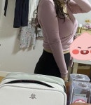 바스트도 있고 살집도 있는 체형이라 좀 소화하기 힘들거 같은데... 있고 살집도 있는 체형이라 좀 소화하기 힘들거 같은데 껴서... 