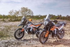KTM 790 어드벤처 VS 790 어드벤처 R | 월간모터바이크 어드벤처와 ‘R’ 사이. KTM 790 어드벤처 VS 790 어드벤처 R