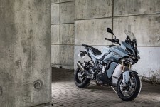 4기통 엔진의 노랫소리, BMW S 1000 XR | 월간모터바이크 4기통 엔진의 노랫소리, BMW S 1000 XR