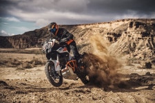 랠리의 ‘R’을 품은 슈퍼 어드벤처, KTM 1290 슈퍼 어드벤처 R... 랠리의 ‘R’을 품은 슈퍼 어드벤처, KTM 1290 슈퍼 어드벤처 R 2021