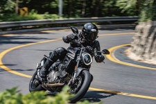 -18kg의 가치, 두카티 몬스터 2021 | 월간모터바이크 -18kg의 가치, 두카티 몬스터 2021