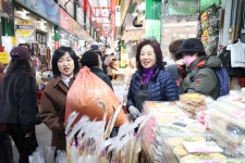 설날맞이 평강의 집, 도마큰시장 방문|포토뉴스|병무소식|병무청