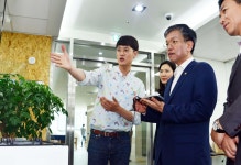최상목 차관, O2O 산업 육성 및 해외진출 지원 관련 현장방문 | | 기획재정부 기획재정부