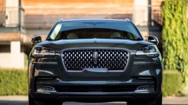 2021 Lincoln Aviator Photos: Interior, Exterior, and Videos