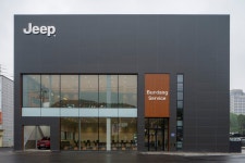 지프(Jeep®), 분당 서비스 센터 확장 이전…통합 전시장 운영 - 모토야 지프(Jeep®), 분당 서비스 센터 확장 이전…통합 전시장 운영