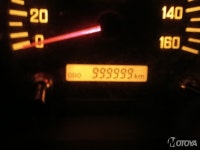 이스즈 엘프 트럭, 100만km 운행차량 탄생 - 모토야 이스즈 엘프 트럭, 100만km 운행차량 탄생