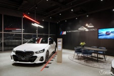 BMW 코오롱 모터스, 대전 전시장 새로 단장해 오픈 - 모토야 BMW 코오롱 모터스, 대전 전시장 새로 단장해 오픈