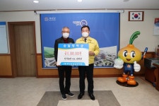 무안읍 민주농장 손현균 대표, 승달장학금 500만원 기탁 - 무안군청 무안읍 민주농장 손현균 대표, 승달장학금 500만원 기탁
