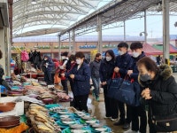 무안군 공직자, 설맞이 전통시장·골목상가 장보기 - 열린군수실 무안군 공직자, 설맞이 전통시장·골목상가 장보기 