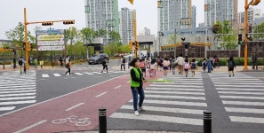 무안군 “행복초등학교 앞 대각선 횡단보도 편리하고 좋아요” - 무안군청 무안군 “행복초등학교 앞 대각선 횡단보도 편리하고 좋아요”