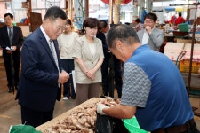일로 5일시장 상인격려 및 장보기 (7월 1일) - 무안군청 일로 5일시장 상인격려 및 장보기 (7월 1일)
