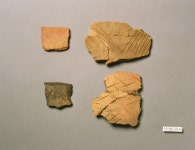 빗살무늬 토기 조각 | 소장품 검색:국립중앙박물관 빗살무늬 토기 조각 | 소장품 검색