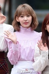 [MD포토] 아이즈원 미야와키 사쿠라 `상큼한 손인사` - 마이데일리 [MD포토] 아이즈원 미야와키 사쿠라 상큼한 손인사