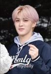 이펙스 아민, `시선집중 핑크 헤어` [MD포토] - 마이데일리 이펙스 아민, 시선집중 핑크 헤어 [MD포토]