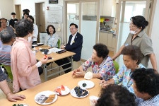무더위 쉼터 현장 점검 - 성북동 - 365일 열린시장실 무더위 쉼터 현장 점검 - 성북동