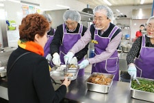 동부노인복지관 배식봉사 - 365일 열린시장실 동부노인복지관 배식봉사