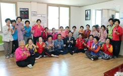 봉황면 어버이날 행사, 봉황 신석 여자경로당 방문 - 365일 열린시장실 봉황면 어버이날 행사, 봉황 신석 여자경로당 방문