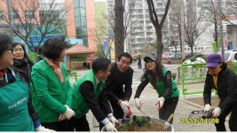 행사앨범-만수4동 주공2단지 꽃길조성(2013.4.8) 내용 | 남동구청 행정복지센터>간석4동>우리동소식 행사앨범-만수4동 주공2단지 꽃길조성... 