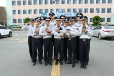 부산 강서경찰서 애완고양이들 - 이슈 / 사건 / 정치 - 네모판 부산 강서경찰서 애완고양이들