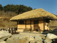 초가집(민속촌내에있는) - 여행 / 풍경 / 호텔 - 네모판 초가집(민속촌내에있는)