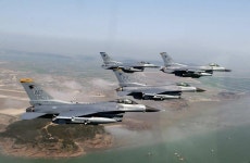 군산기지 근처를 비행중인 주한미공군 F-16C Wolf Pack - 군대 / 부대 / 밀리터리 - 네모판 군산기지 근처를 비행중인 주한미공군 F-16C... 