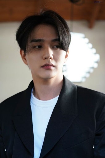 30살 첫 화보 찍은 유승호 비하인드 컷 상태.gif - 연예 포토 토크 - 네모판 30살 첫 화보 찍은 유승호 비하인드 컷 상태.gif
