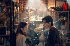 넷플릭스 <경성크리처2> 새 스틸컷.jpg - 연예이슈 수다방 - 네모판 넷플릭스 &lt;경성크리처2&gt; 새 스틸컷.jpg