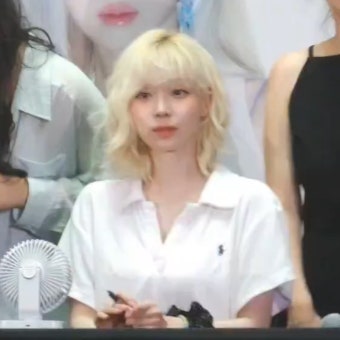 에스파, 첫 싱가포르 단독 콘서트 성황리에 마무리하여 현지 인기 입증!