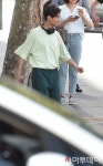 오늘자 광고 촬영하는 원빈.jpg - 연예이슈 수다방 - 네모판 오늘자 광고 촬영하는 원빈.jpg