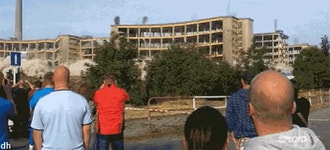 평생 운을 다 쓴 사람들.gif - 연예이슈 수다방 - 네모판 평생 운을 다 쓴 사람들.gif