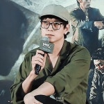 어제 영화 반도 GV 무대인사 참석한 강동원.jpgif - 연예이슈 수다방 - 네모판 어제 영화 반도 GV 무대인사 참석한 강동원.jpgif