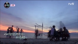 윤식당 지는 노을을 바라보던 윤여정이 한 말 - 연예이슈 수다방 - 네모판 윤식당 지는 노을을 바라보던 윤여정이 한 말